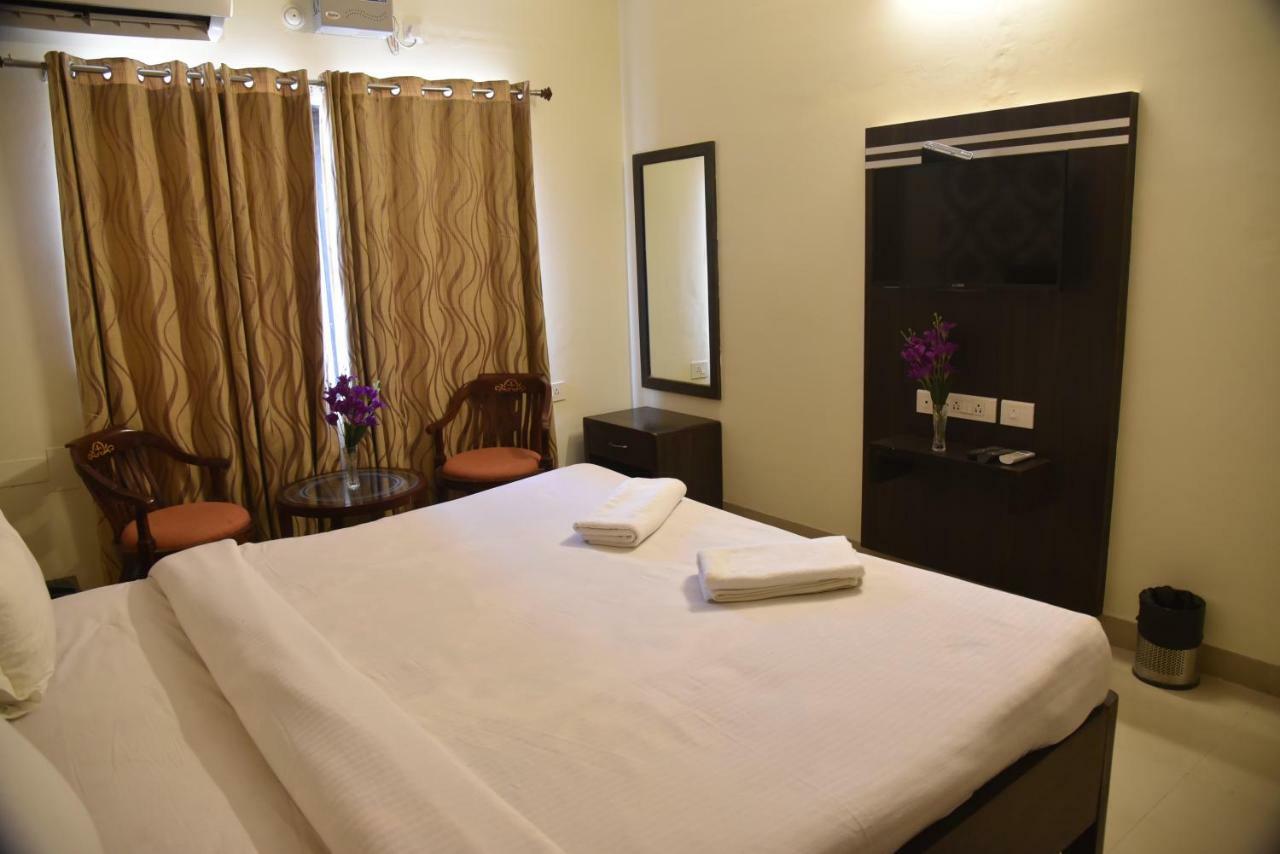 Ganga Darshanam Guesthouse At Dashashwamedh Ghat Varanasi Esterno foto
