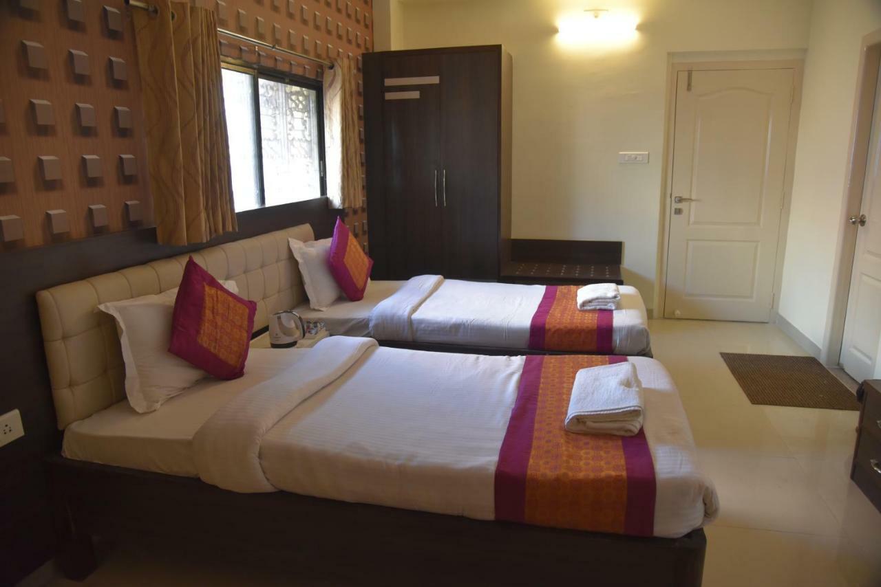 Ganga Darshanam Guesthouse At Dashashwamedh Ghat Varanasi Esterno foto